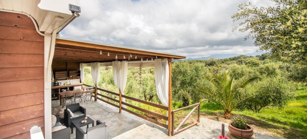 Hakuna Matata Holidays Wooden Lodge With Airco & Pool In Greek Olive Grove Метони Экстерьер фото
