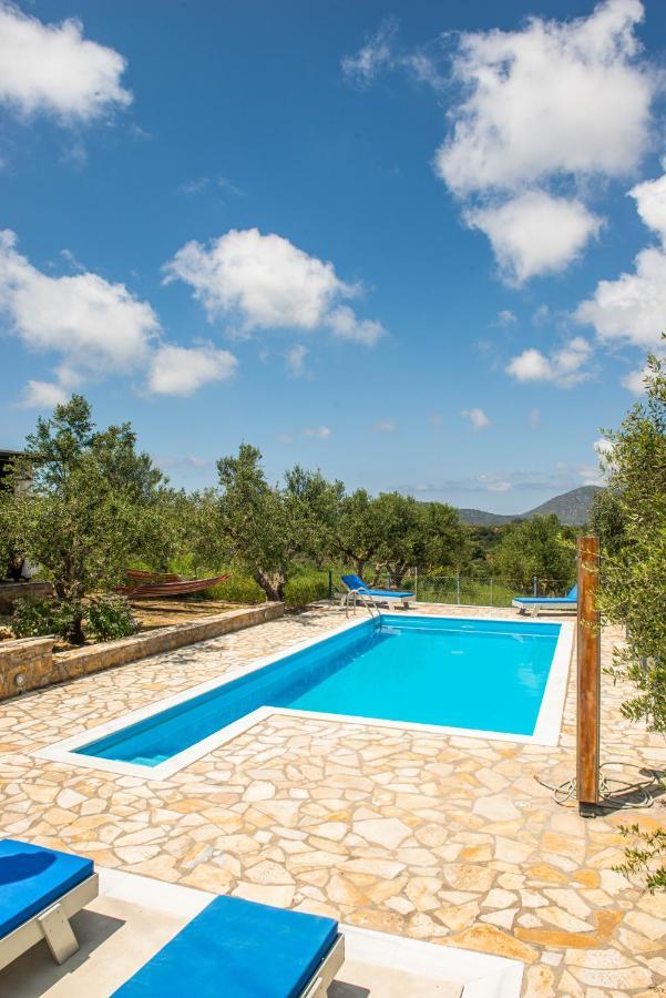 Hakuna Matata Holidays Wooden Lodge With Airco & Pool In Greek Olive Grove Метони Экстерьер фото