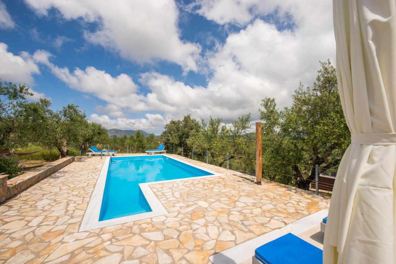 Hakuna Matata Holidays Wooden Lodge With Airco & Pool In Greek Olive Grove Метони Экстерьер фото