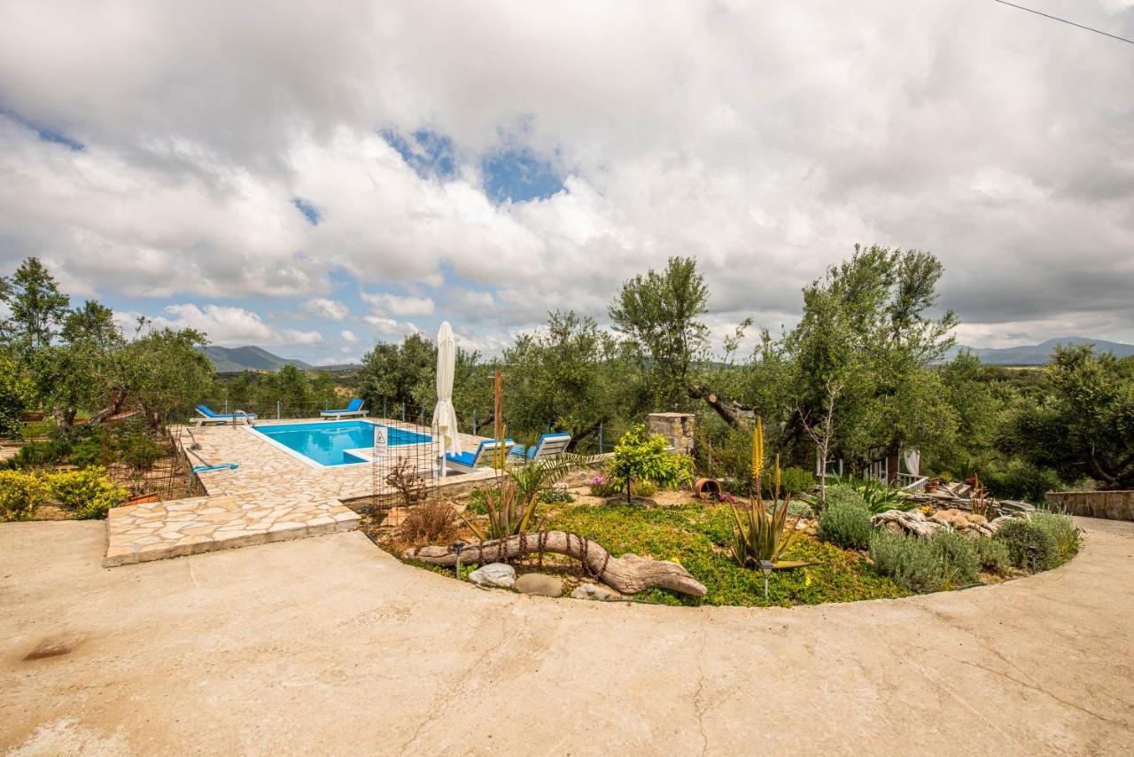 Hakuna Matata Holidays Wooden Lodge With Airco & Pool In Greek Olive Grove Метони Экстерьер фото