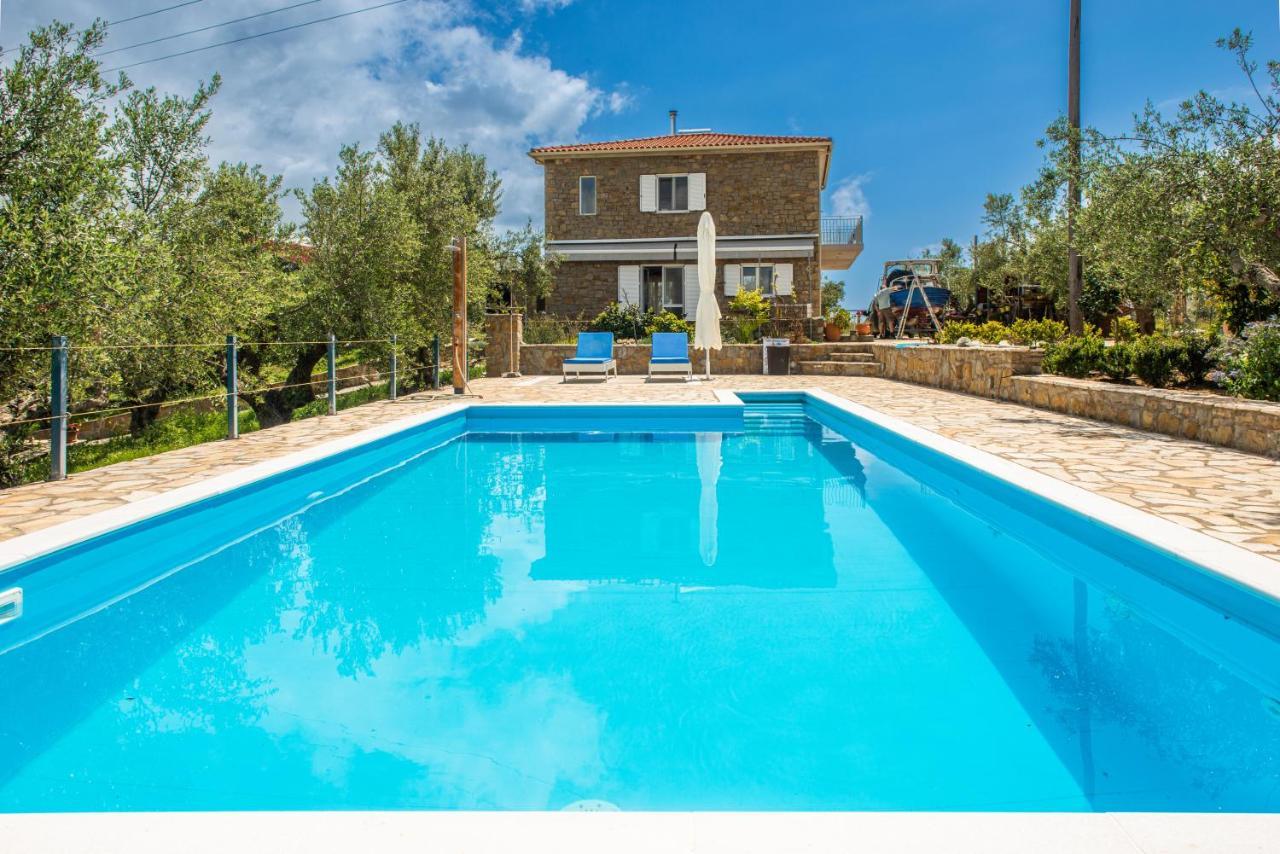 Hakuna Matata Holidays Wooden Lodge With Airco & Pool In Greek Olive Grove Метони Экстерьер фото